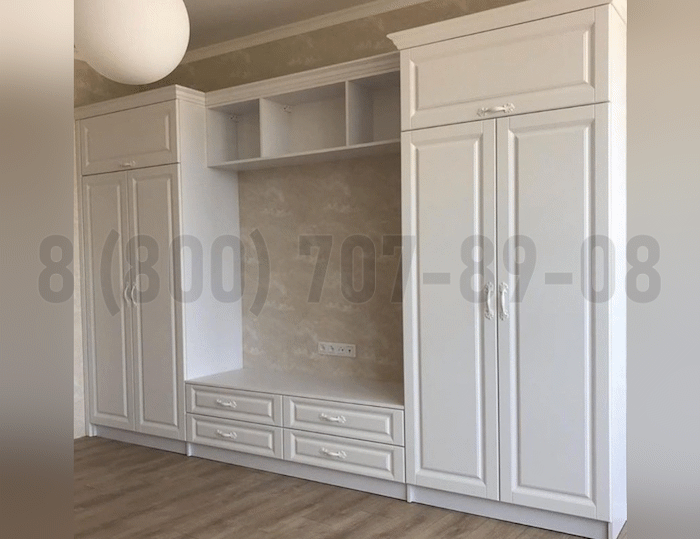 Белый шкаф в Старой Купавне