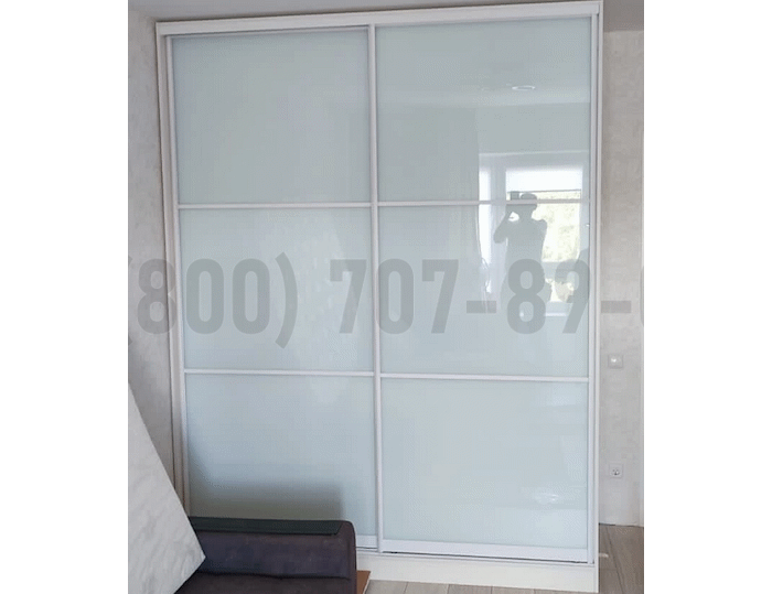 Белый глянцевый шкаф в Старой Купавне